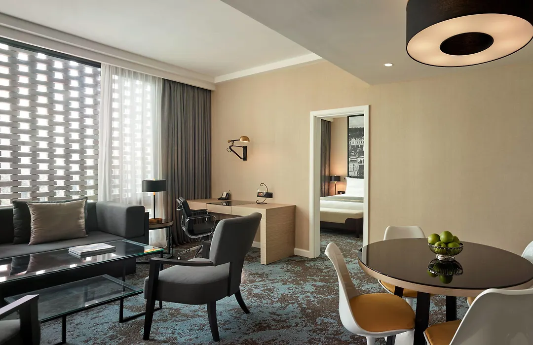 Hotel Stripes Kuala Lumpur, Autograph Collection-1