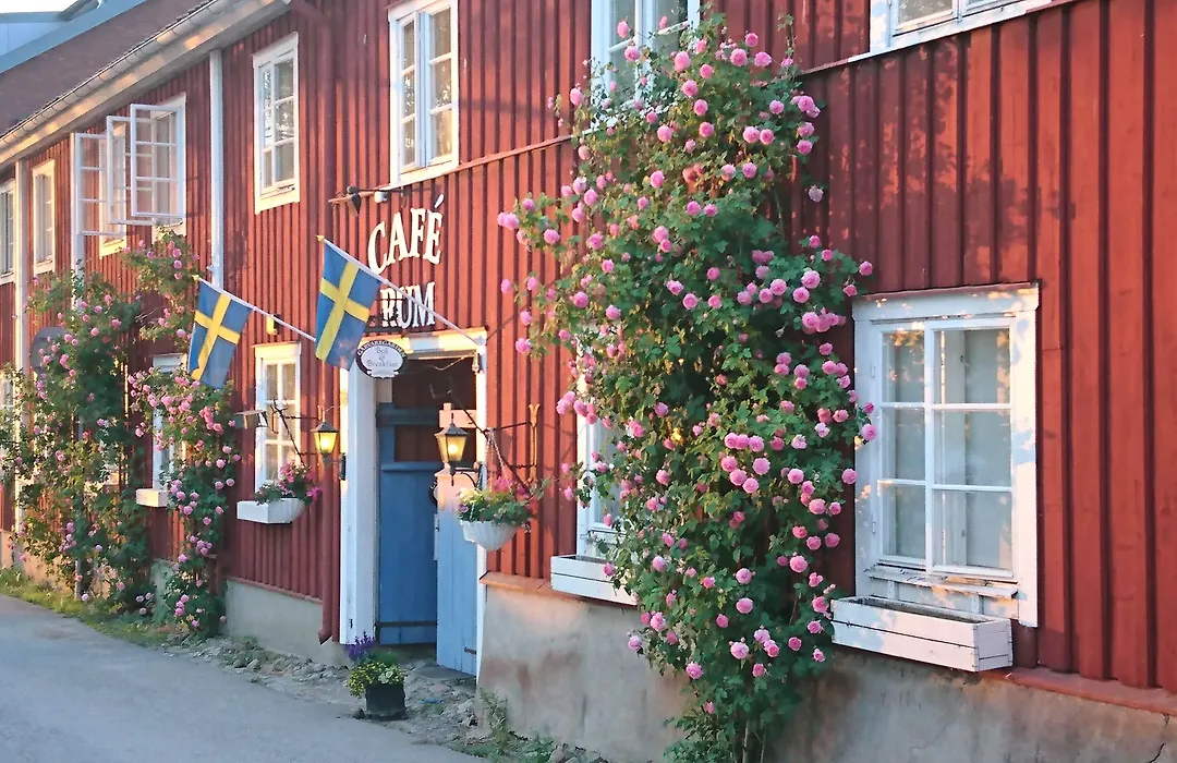 Garvaregården Hotel , B&B och Café-1