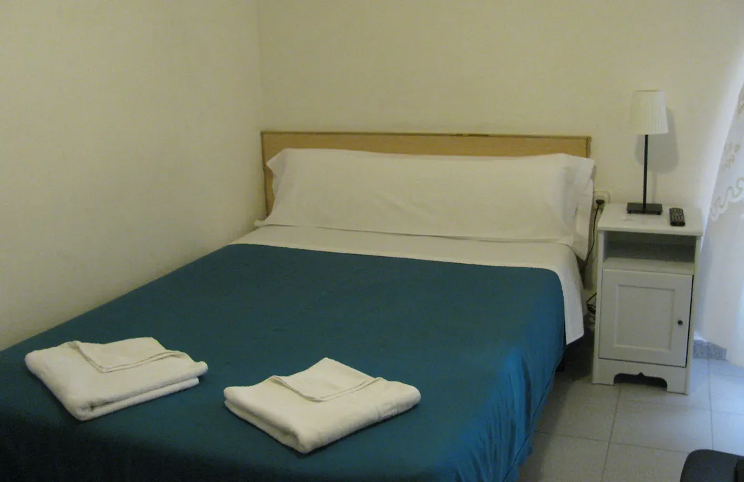 Hostal Elkano-1