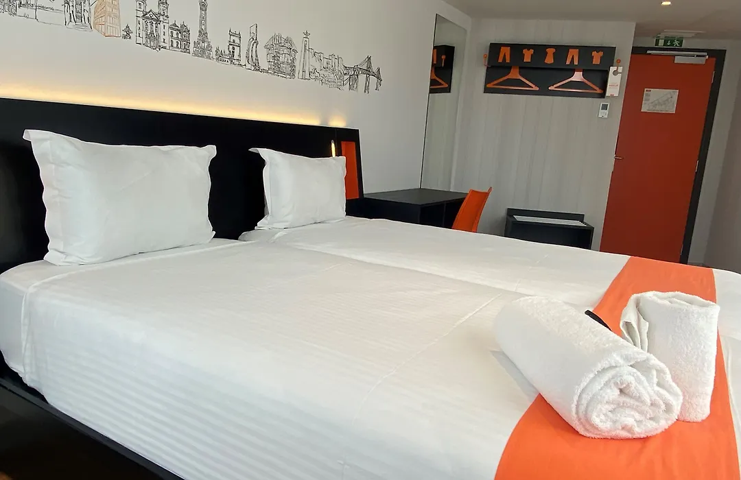 Easyhotel Lisbon-1