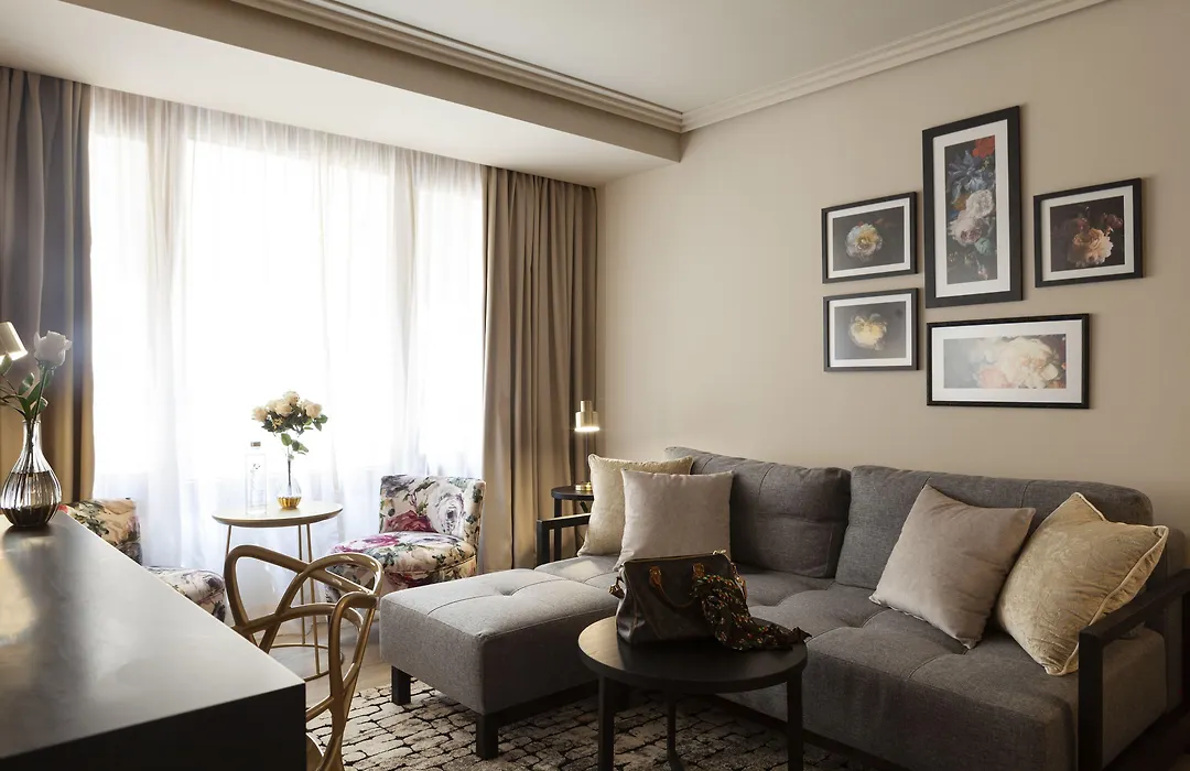 Nivia Born Boutique Hotel-1