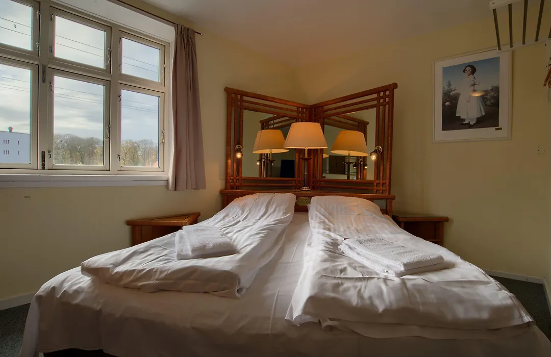 Ebsens Hotel-1