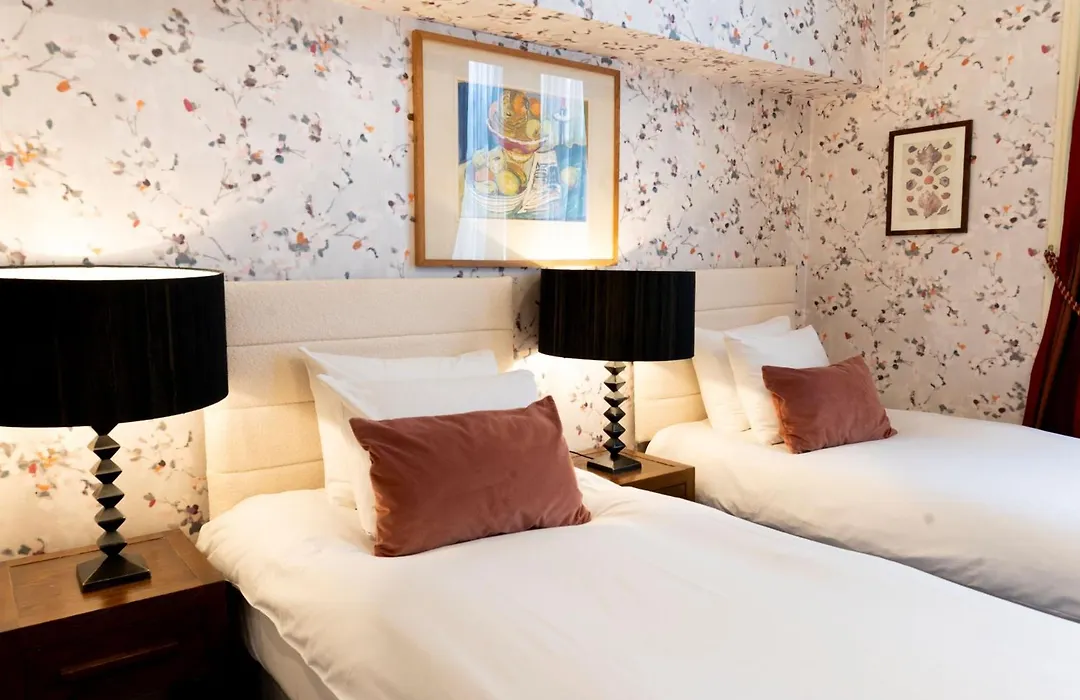 Brooks Guesthouse-1