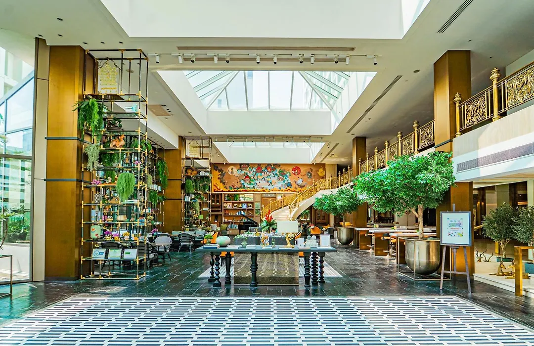 Montien Hotel Surawong Bangkok-1