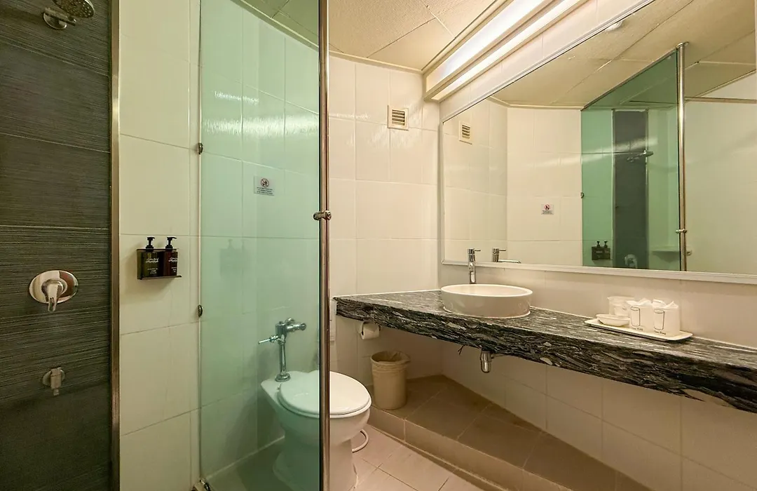 Golden Beach Hotel Pattaya-1