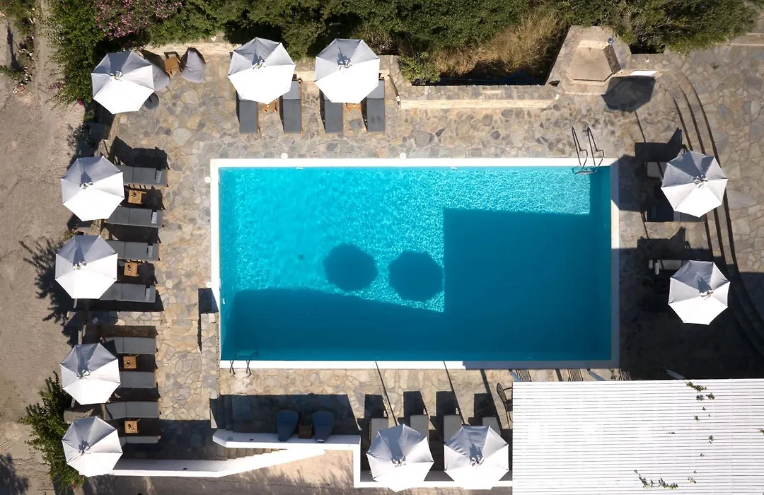 Akrotiri Hotel-1