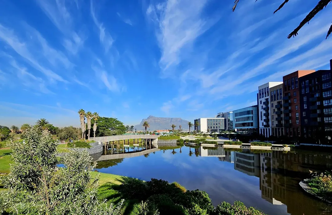 Stayeasy Century City-1