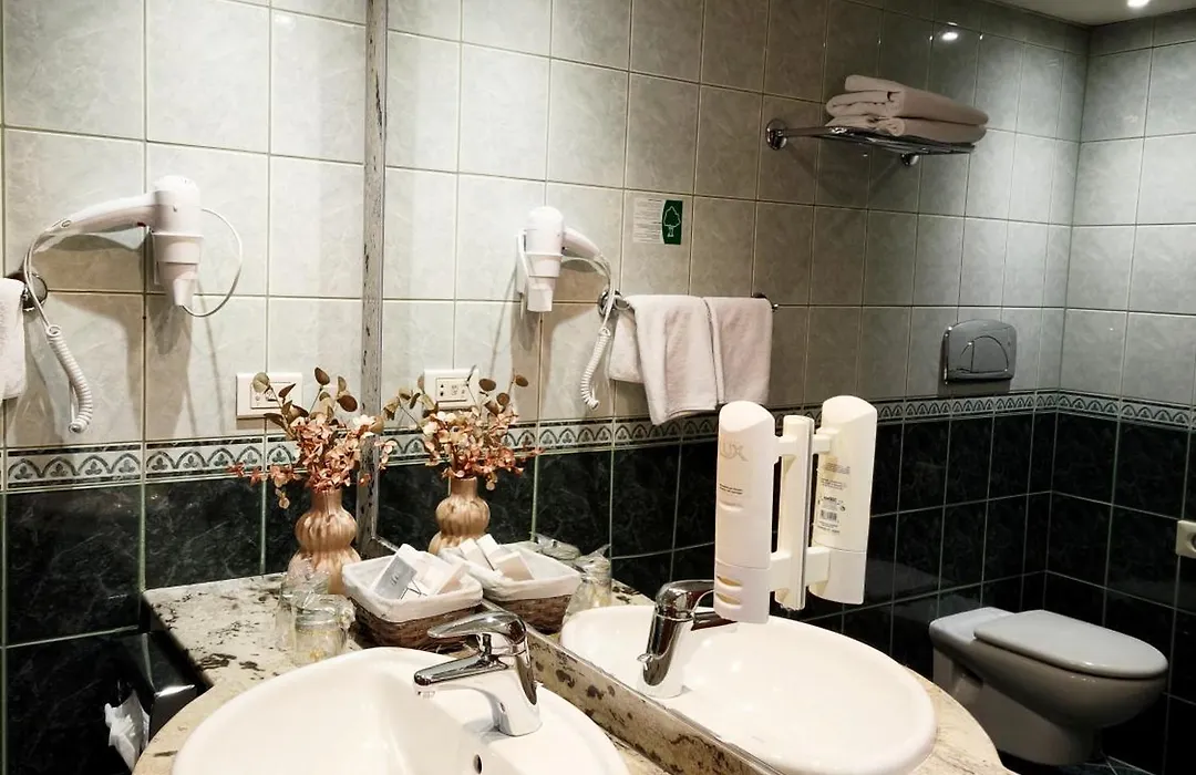 Hotel Turist - City Center-1