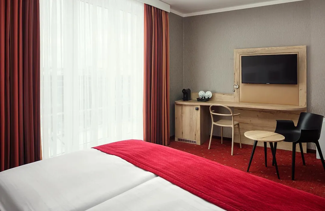 Astoria Hotel-1