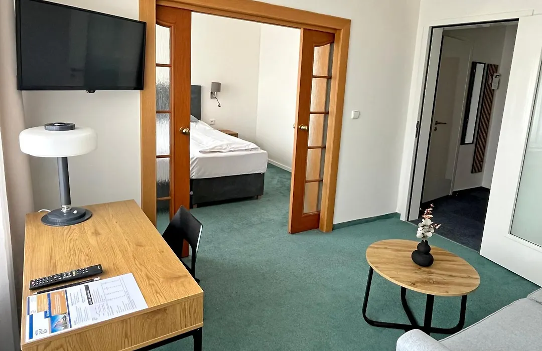 Hotel Ilf-1