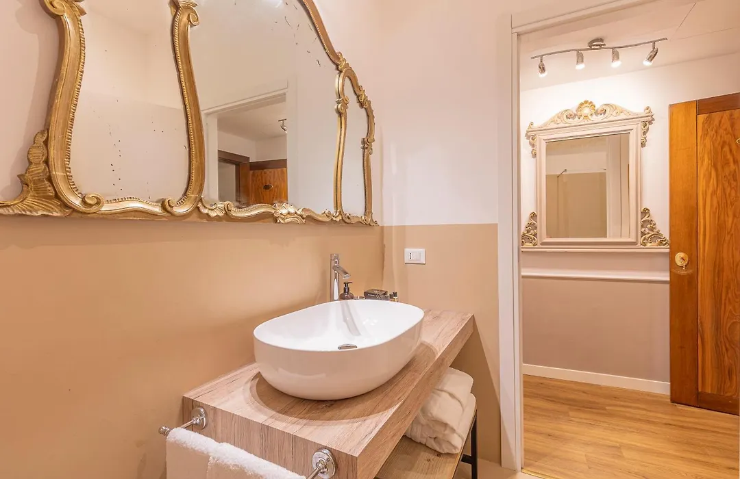 Corte Realdi Suites Piazza Erbe-1