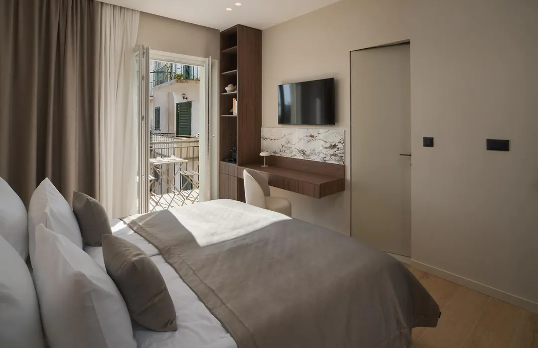 Amelie Luxury Rooms-1