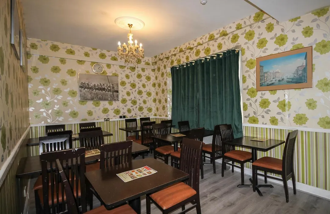 Hyde Park Court Hotel-1