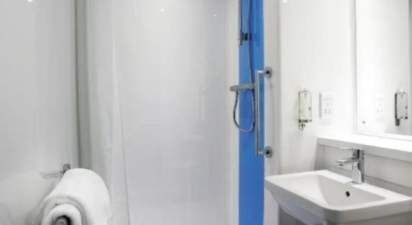 Travelodge Liverpool Central Exchange Street-1
