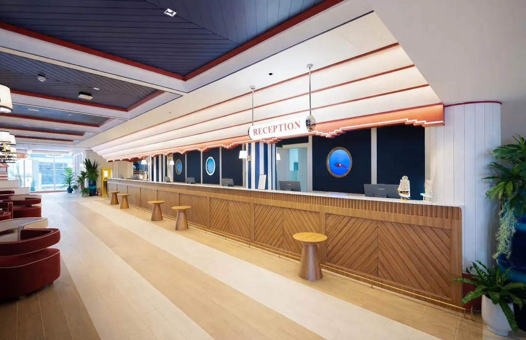 The Cruise Hotel-1