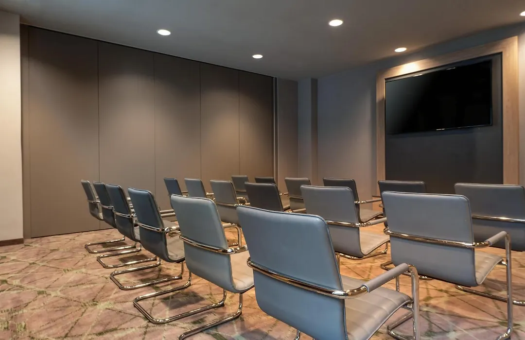 Holiday Inn - Hamburg - Berliner Tor By Ihg-1