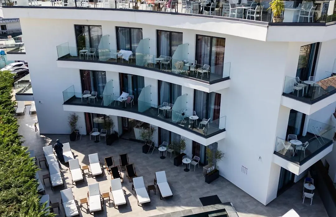 Blue Eye Hotel-1