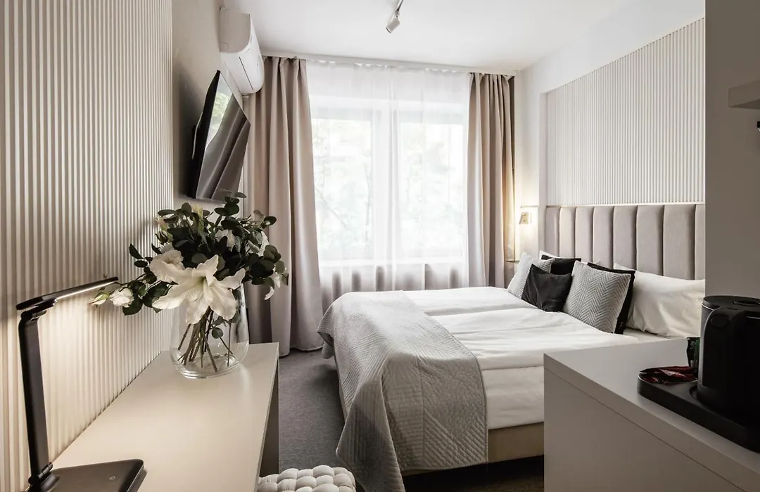 Hotel Delta-1