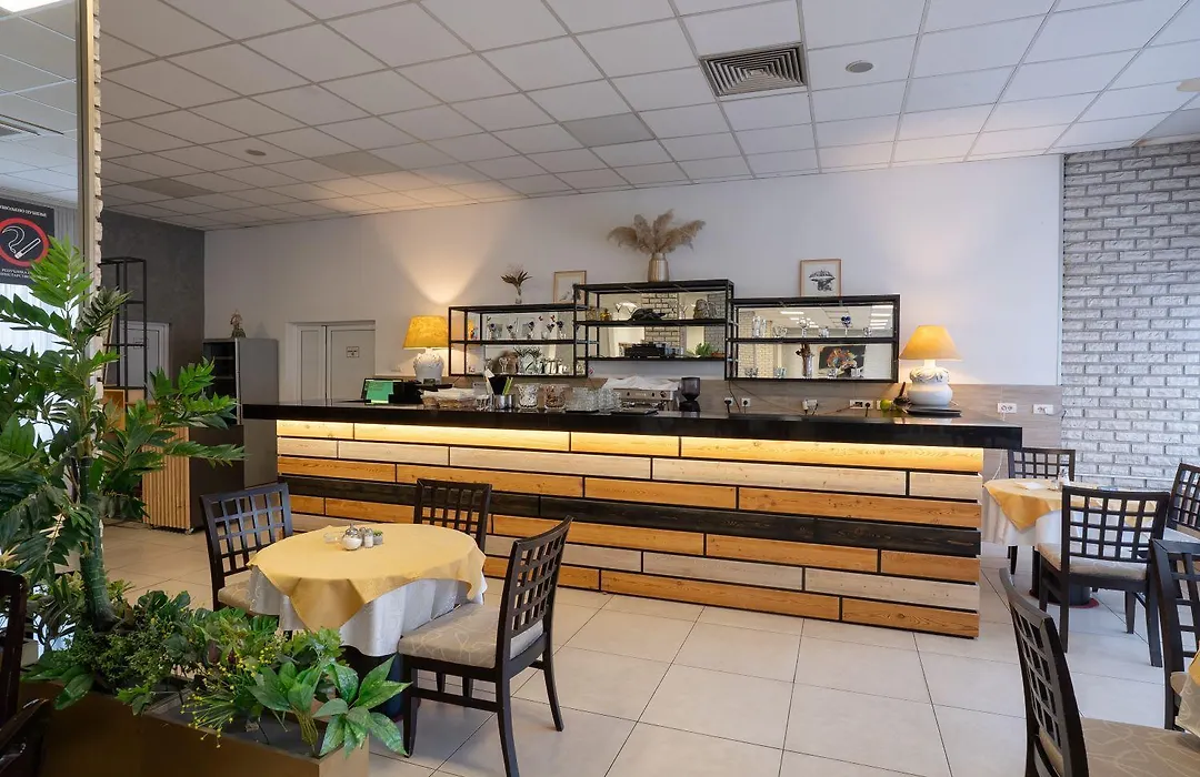 Hotel Slavija-1