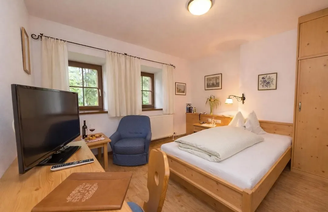 Der Erlhof Restaurant & Landhotel-1