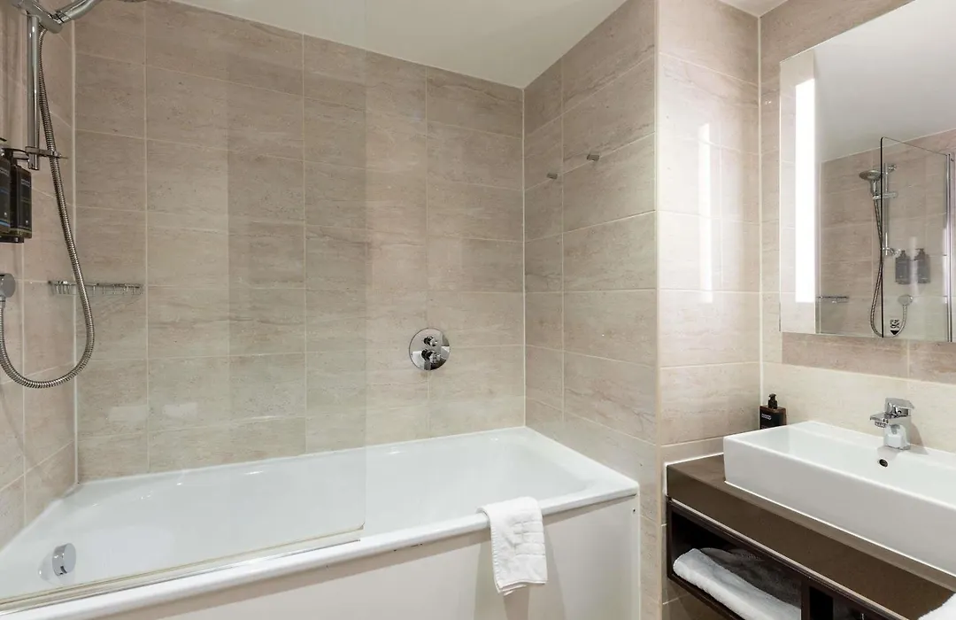 Mercure Edinburgh Haymarket-1