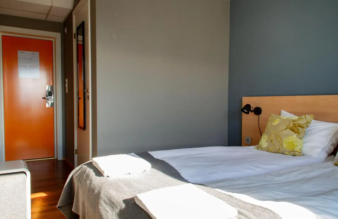 Fast Hotel Svolvær-1