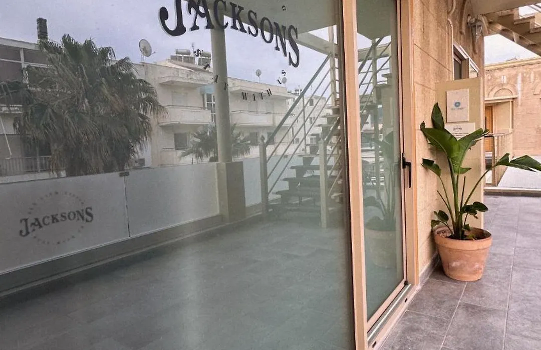 Jacksons sea view living-1