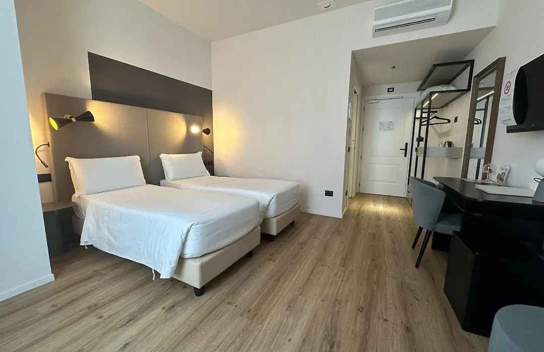 Hotel Porta Pia-1
