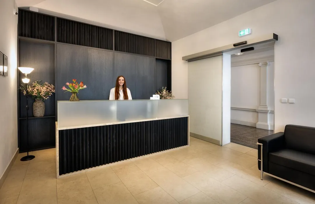 Hotel Unique-1