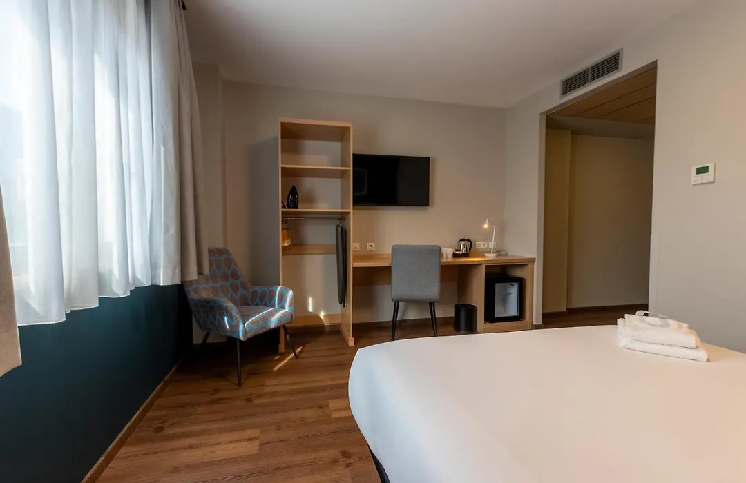 Travelodge Madrid Arturo Soria-1