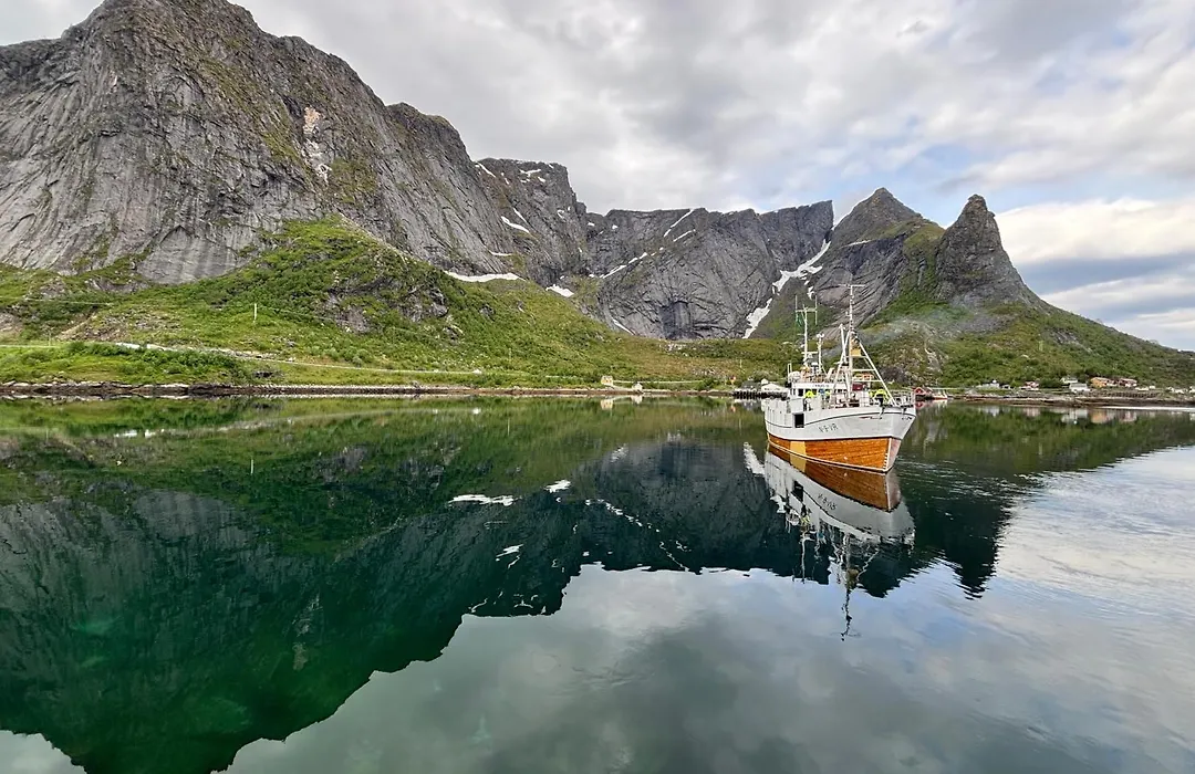 Lofoten Bed & Breakfast Reine - Rooms & Apartments-1