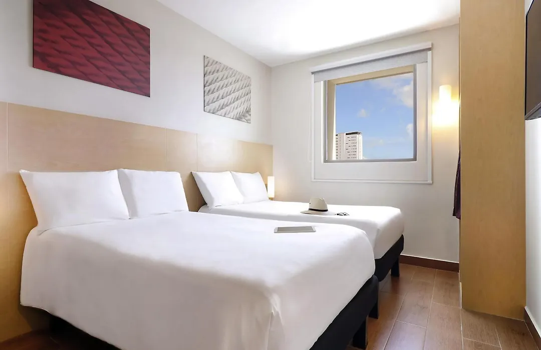 Ibis Cancun Centro-1