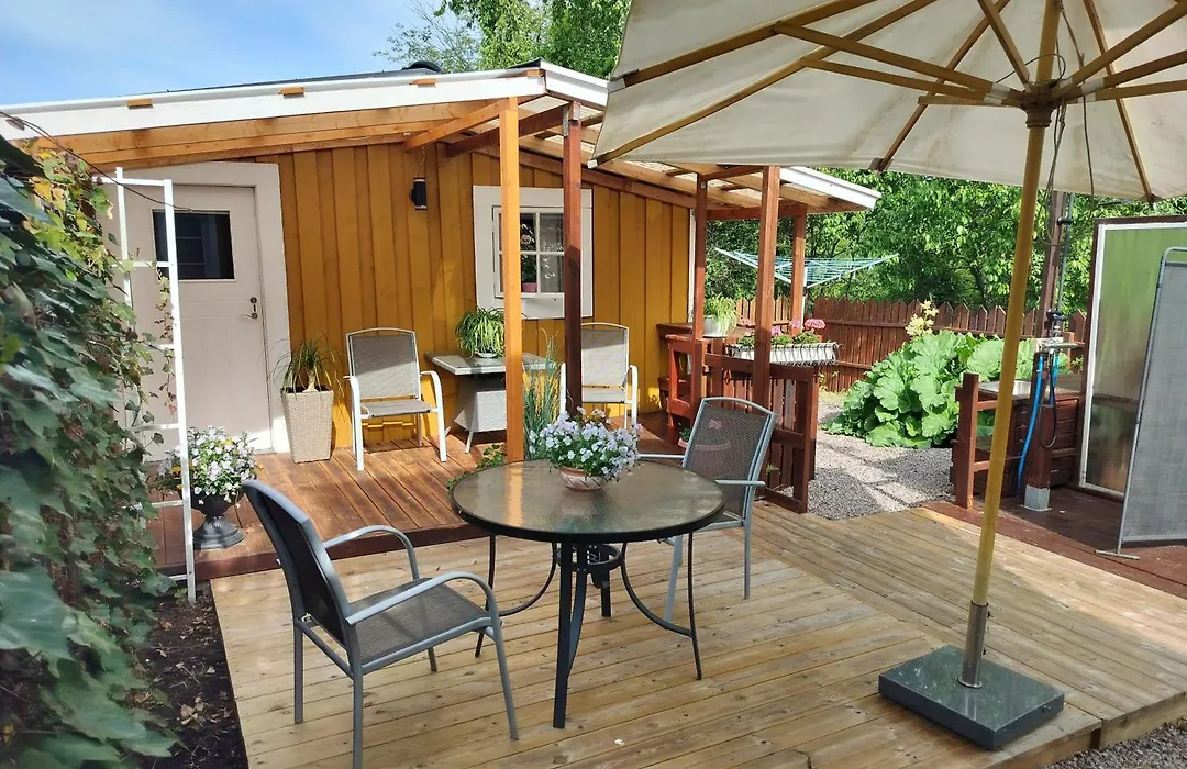 Lilla Stugan, Sjötorp-1
