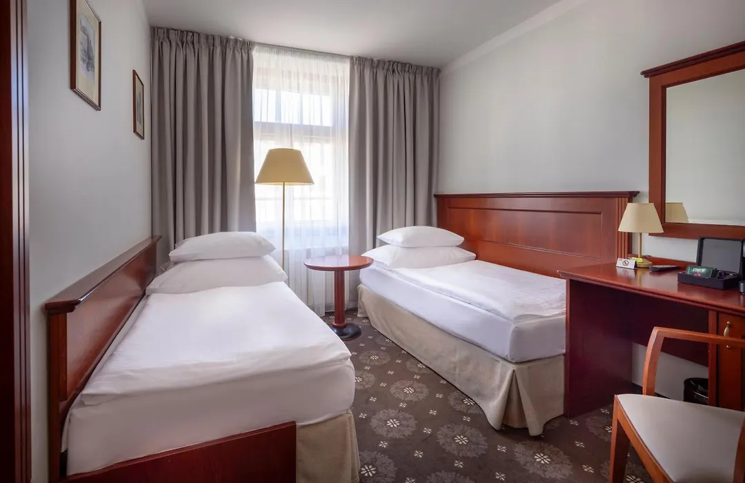Hotel Lunik-1