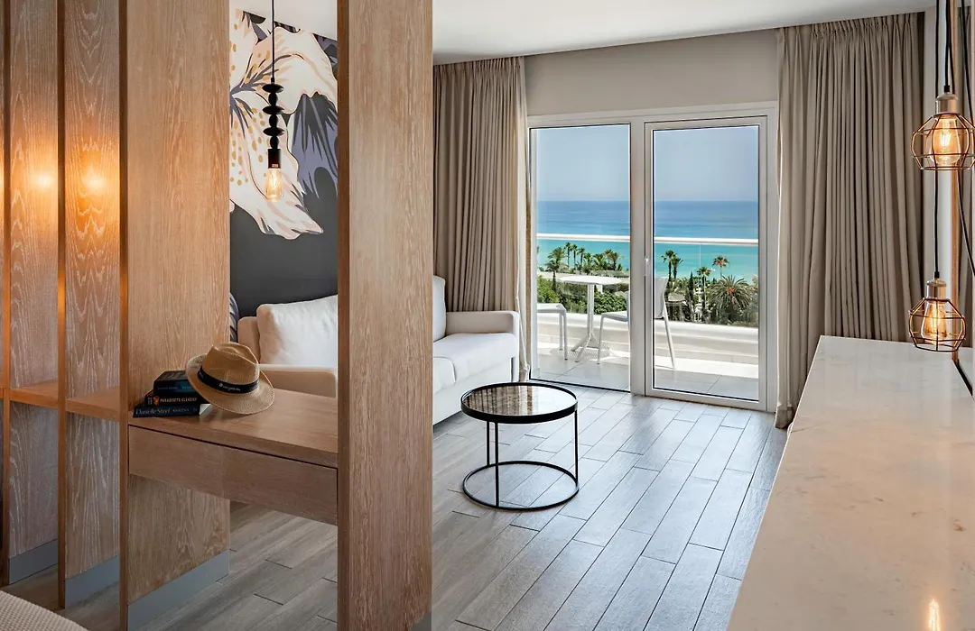 Vangelis Hotel&Suites-1
