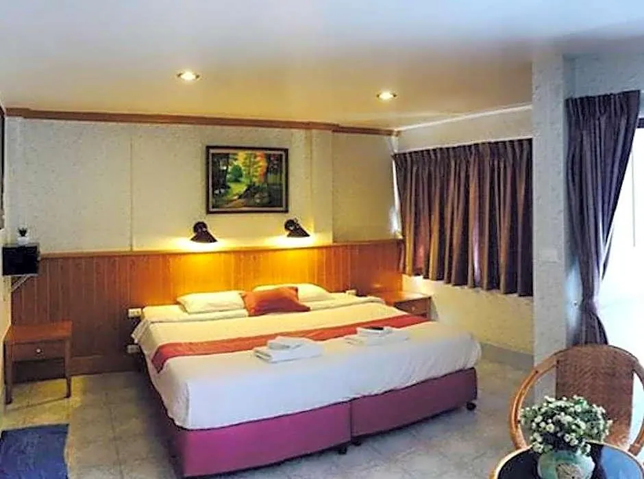 Leng Hotel-1