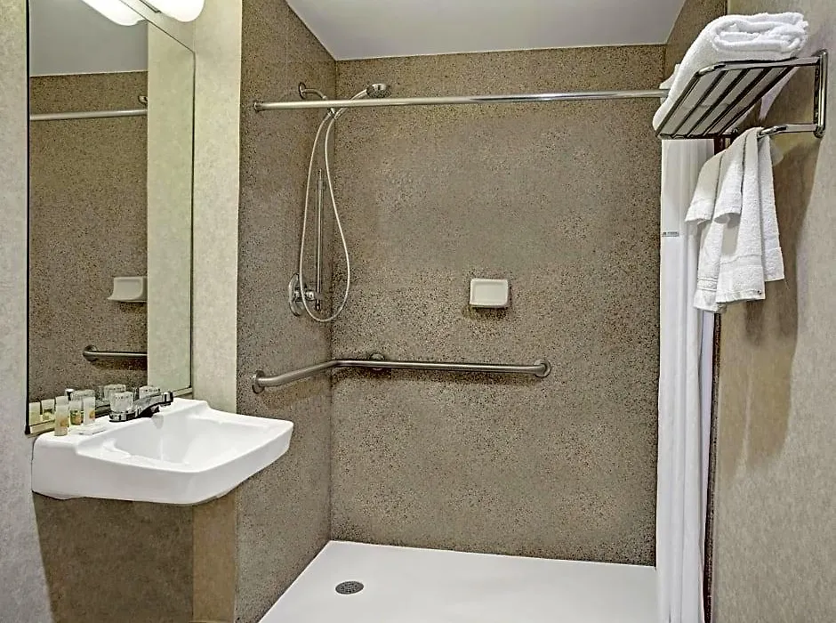 Days Inn By Wyndham Jamaica / Jfk Airport-1