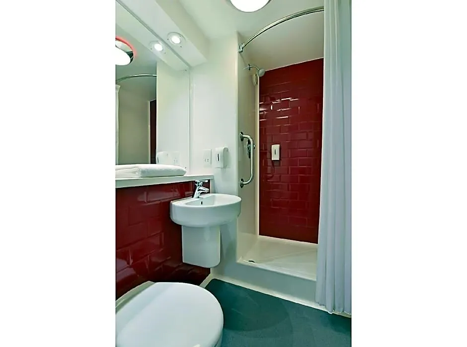 Travelodge Liverpool Central The Strand-1