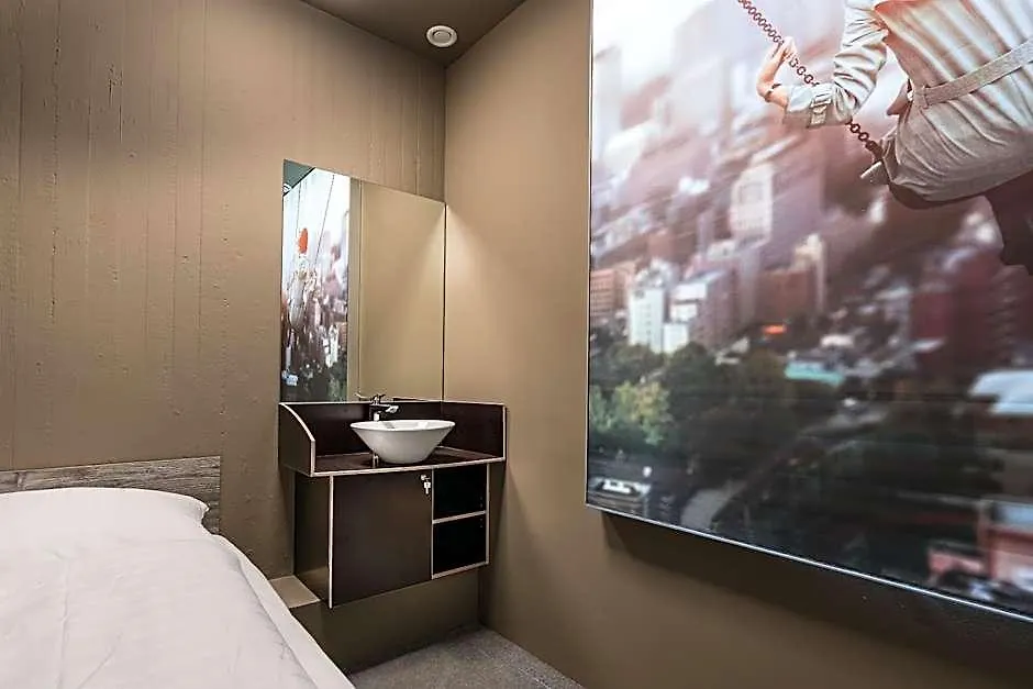 BoxHotel Göttingen (App Based Hotel)-1