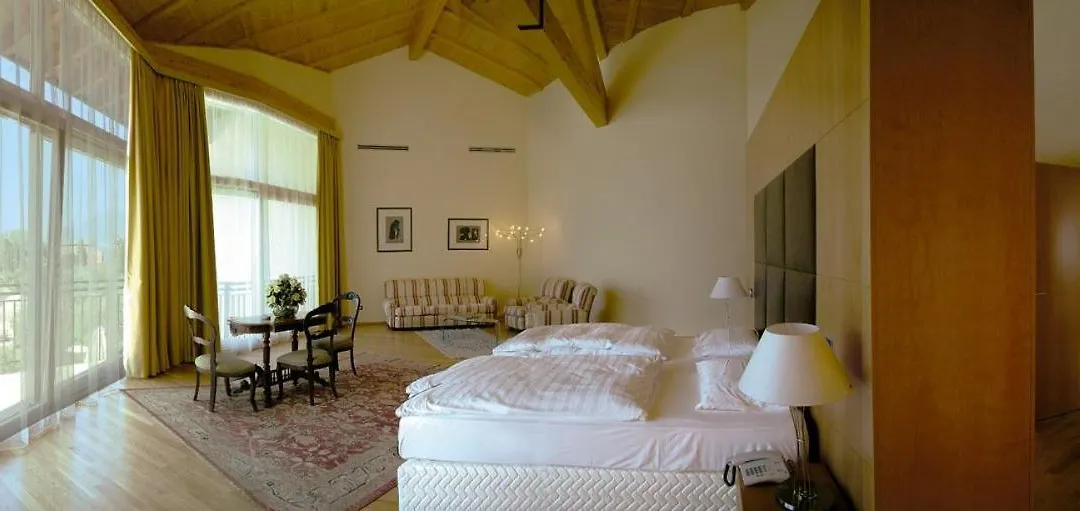 Hotel Maximilian-1