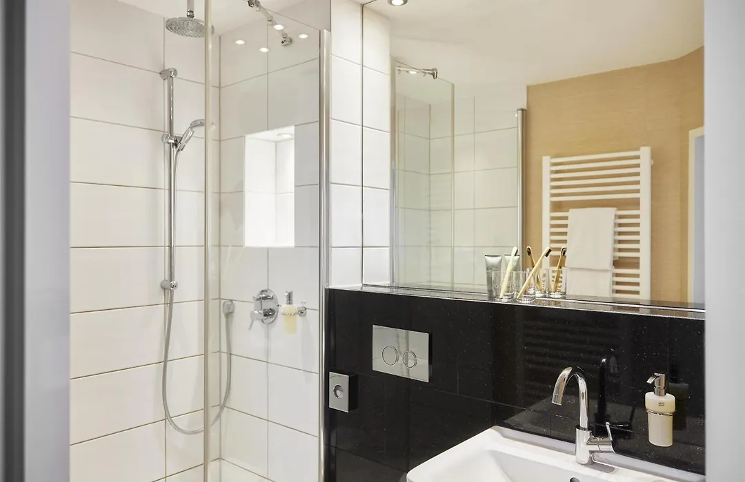 Best Western Raphael Hotel Altona-1