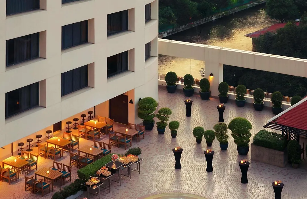 Grand Mercure Bangkok Atrium-1