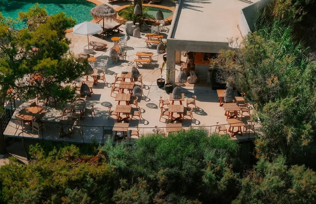 Gloria Maris Hotel Suites And Villas-1