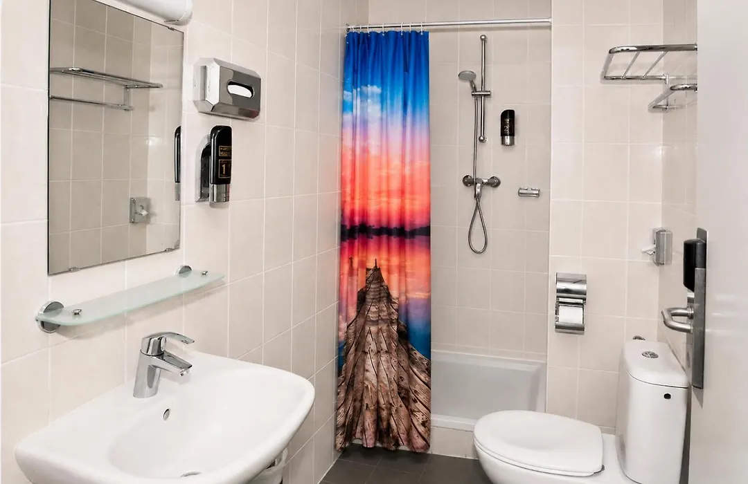Amsterdam Teleport Hotel - Free Parking-1