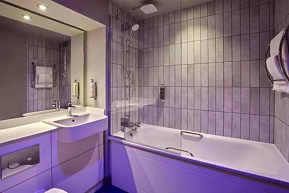 Premier Inn London Bank-1