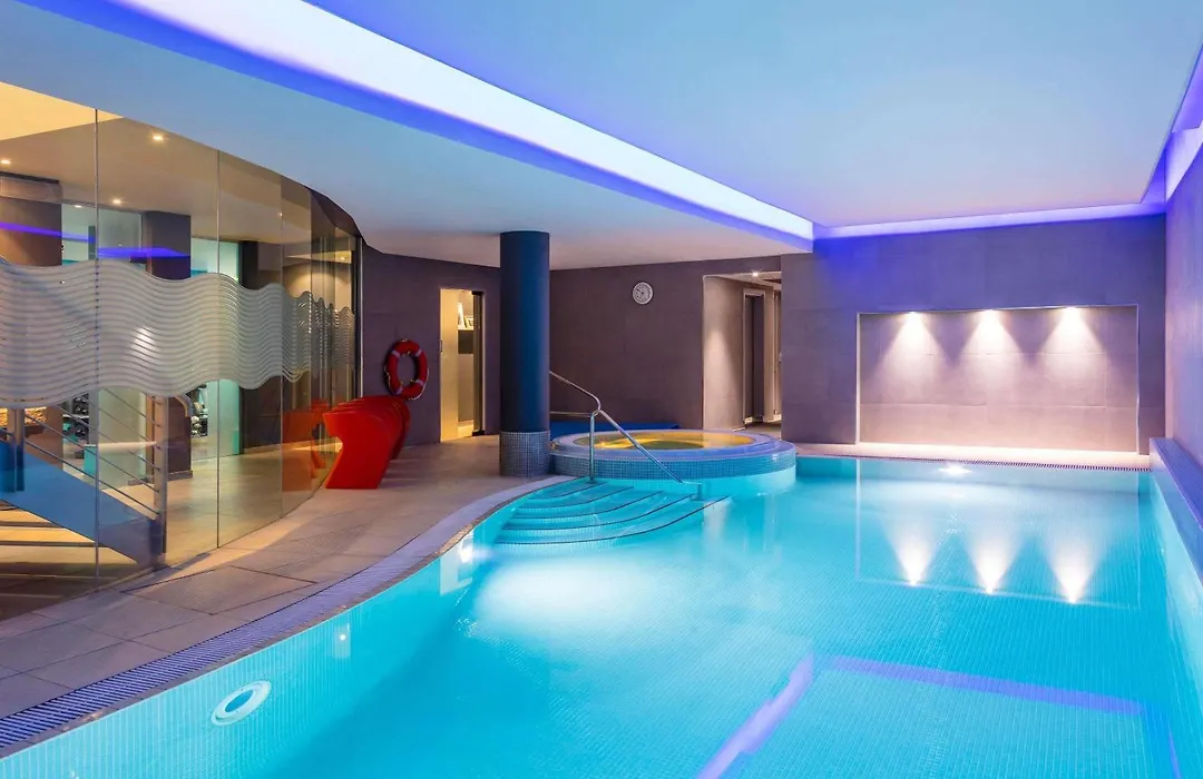 Novotel Edinburgh Centre-1