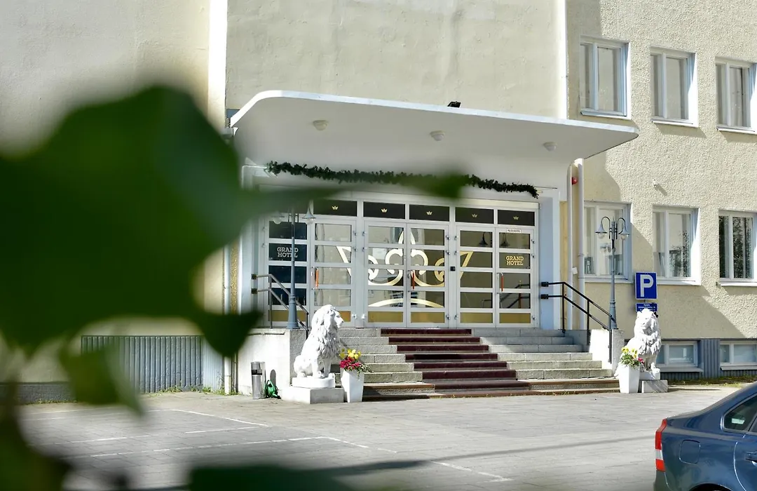 Grand Hotel Mustaparta-1