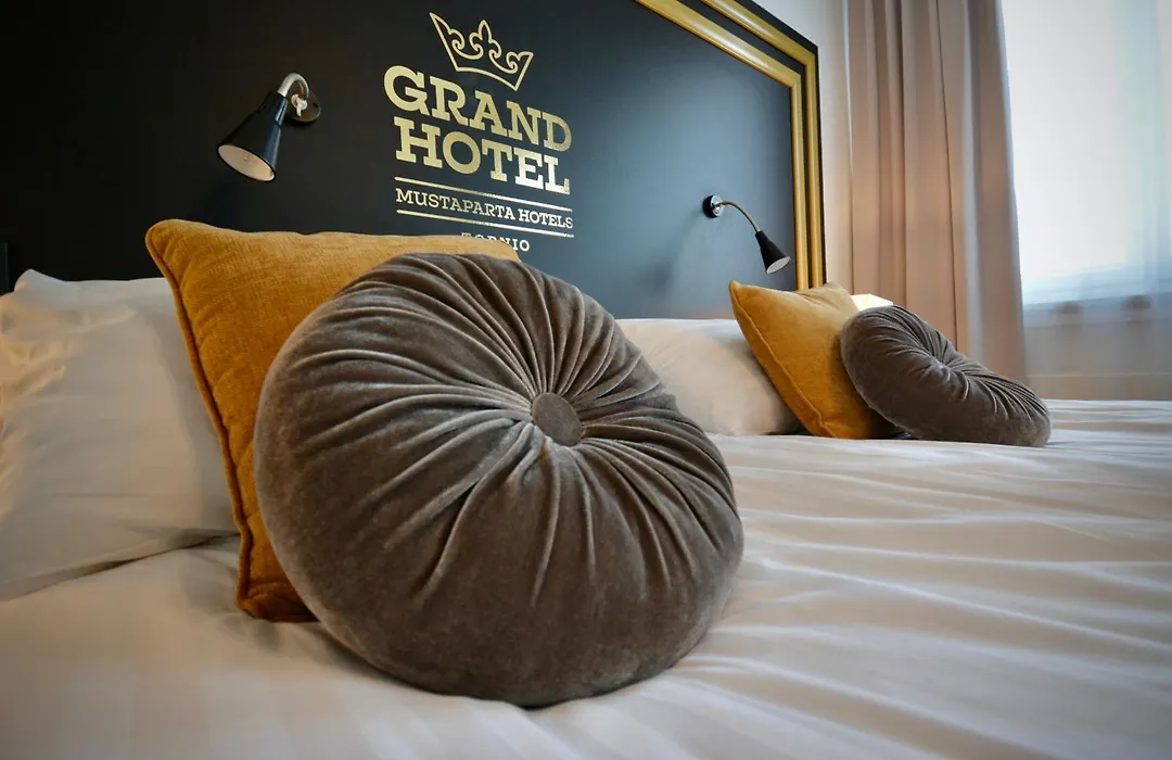 Grand Hotel Mustaparta-1