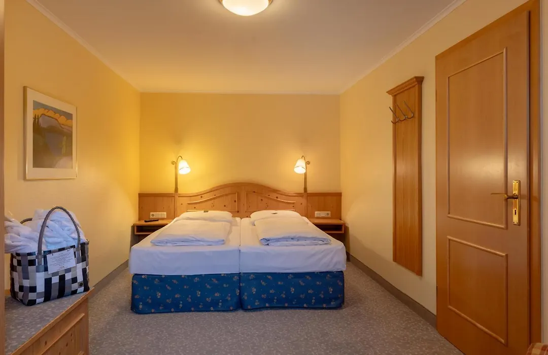 Ringhotel Warnemuender Hof-1