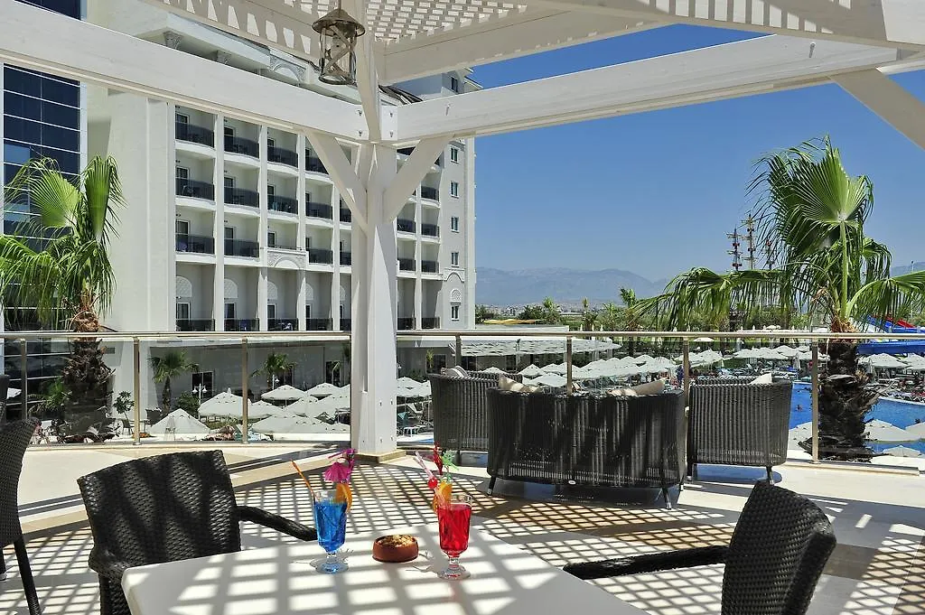 Lake & River Side Hotel & Spa-1